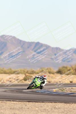 media/Dec-07-2025-CVMA (Sun) [[3e7d2de5dc]]/Race 18-Formula Twins-Formula 40 UL/